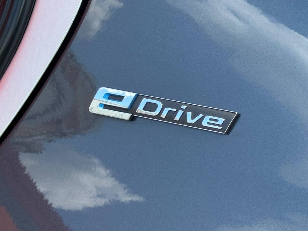 Автомобиль